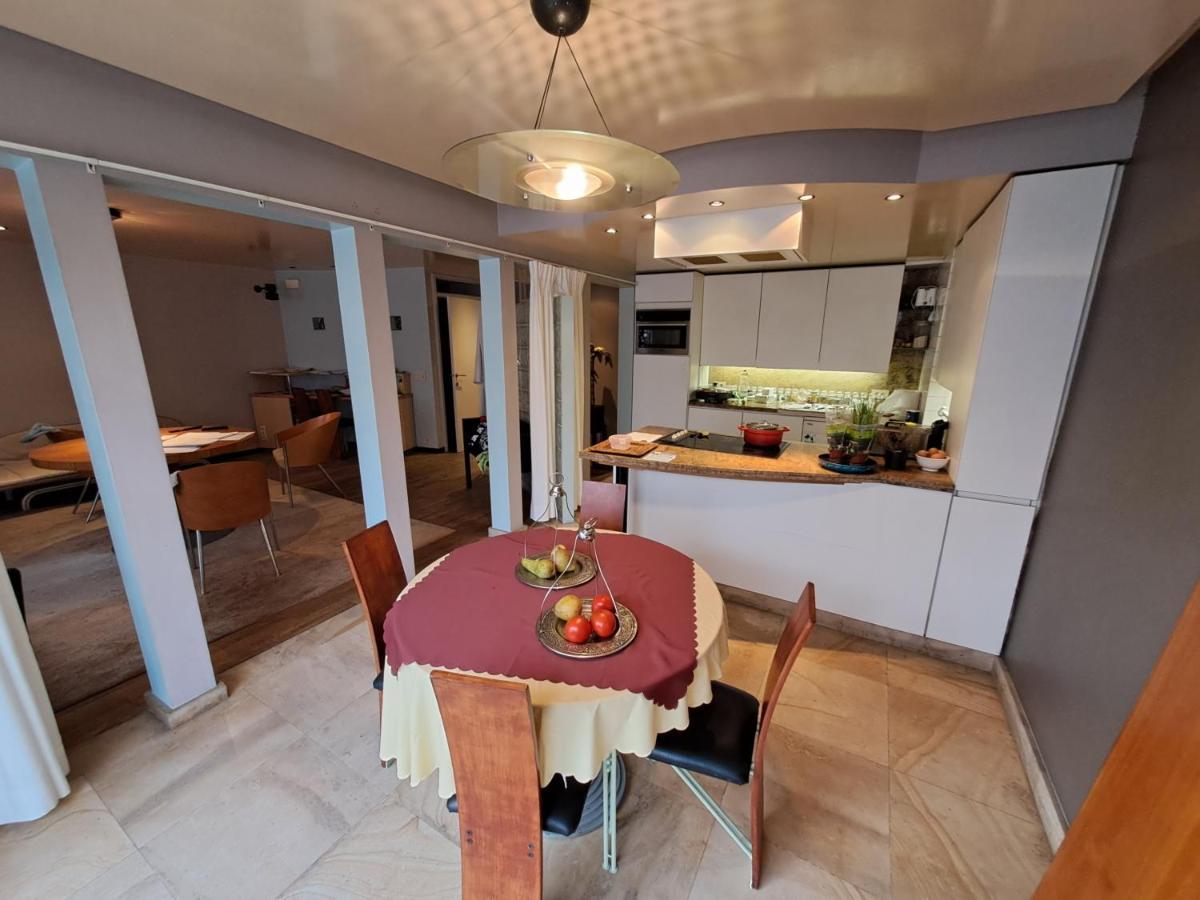 Beautyd Red Room Centrum Gullegem Вевелгем Екстериор снимка