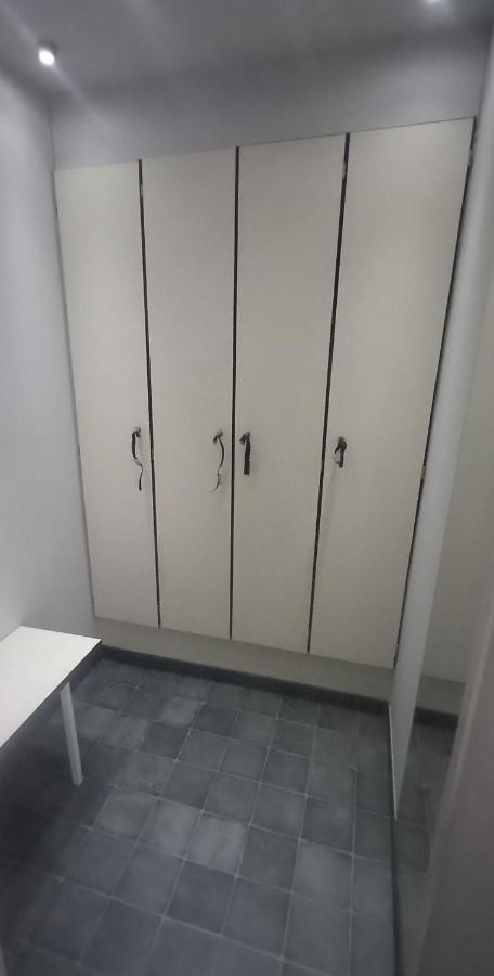 Beautyd Red Room Centrum Gullegem Вевелгем Екстериор снимка
